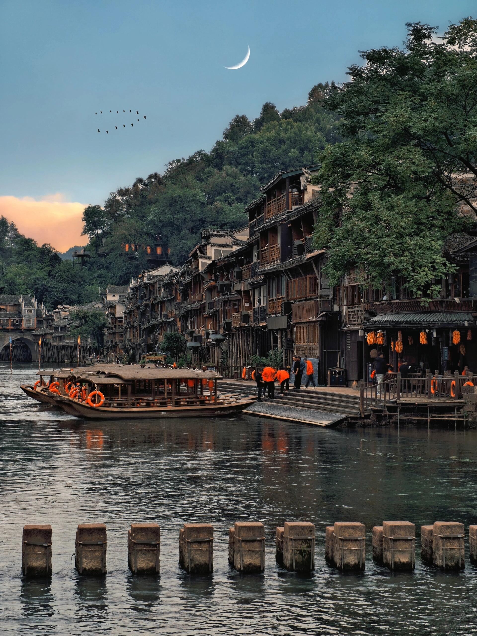 Manila- Zhangjiajie +Furong Town+ Fenghuang|8D7N |Connecting Flight